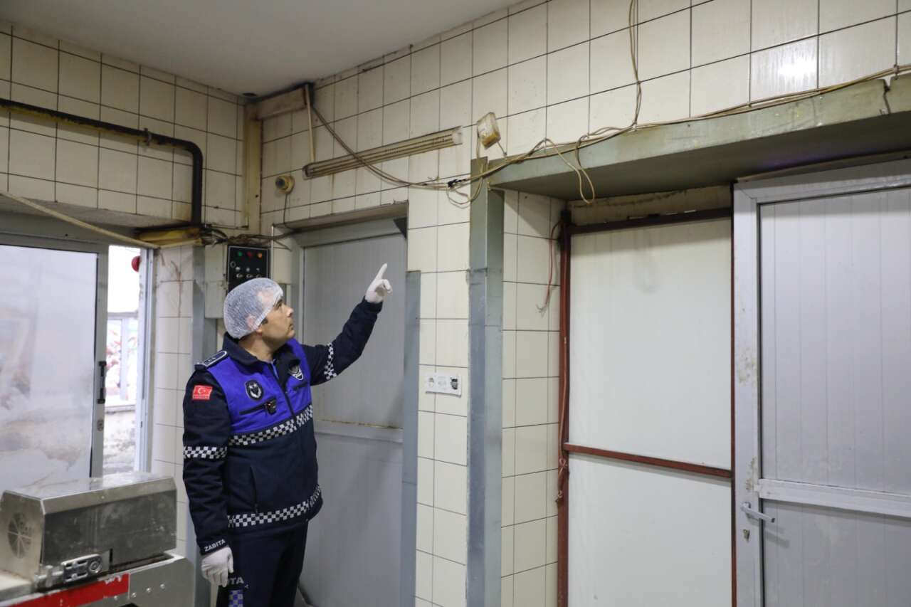 Menteşe’de Zabıta Ekiplerinden Gıda Denetimi 7